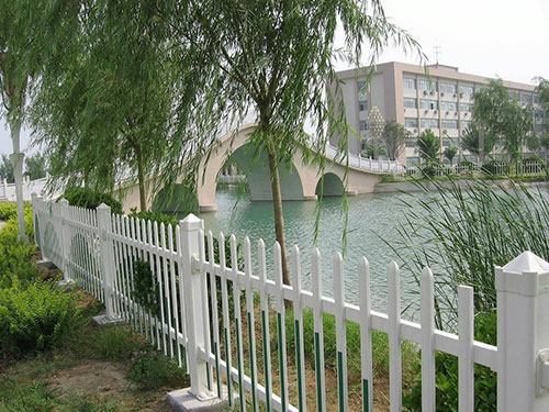 pvc園林護(hù)欄